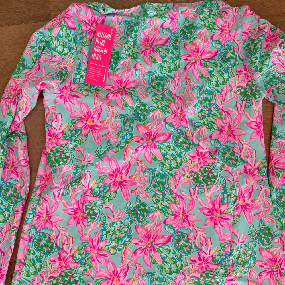 Lilly Pulitzer 🌸🐢 UPF 50+ longsleeved tee NWT